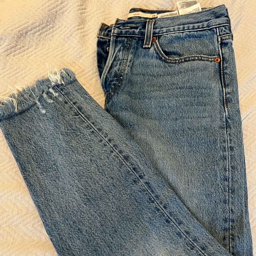 Levi’s Wedgie jeans